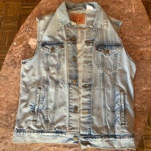 Vintage men’s Levi jean vest